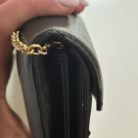 Fendi Black and Gold Crossbody Bag with Envelope Design - Picture 5 of 12